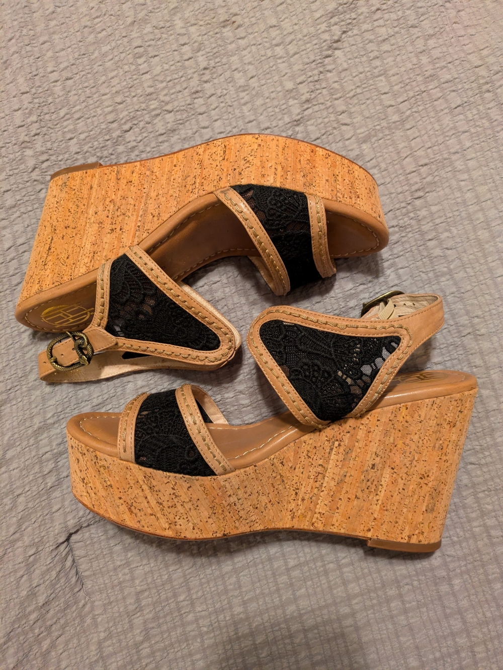 House of Harlow 1960 Gladys Black Lace Tan Leather Wedge Platform Sandals 38.5
